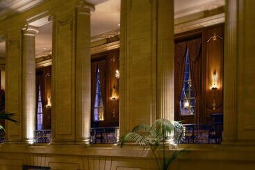 هتل Hilton Chicago