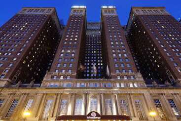 هتل Hilton Chicago