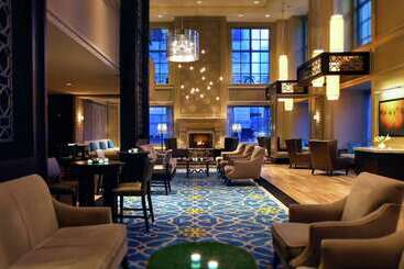 هتل Hilton Chicago
