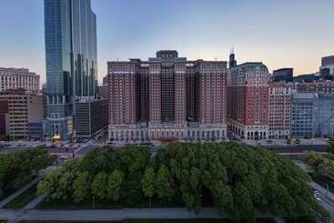 هتل Hilton Chicago