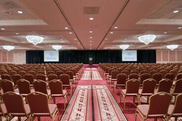 هتل Hilton St. Louis Frontenac