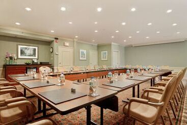 هتل Hilton St. Louis Frontenac