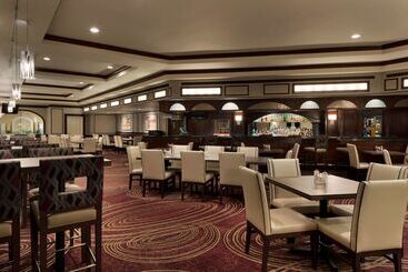 هتل Hilton St. Louis Frontenac