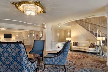 هتل Hilton St. Louis Frontenac