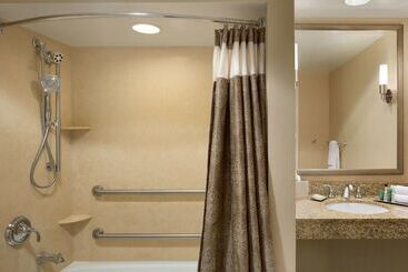 هتل Hilton St. Louis Frontenac