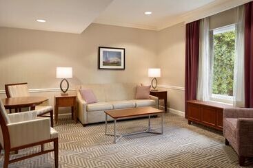 هتل Hilton St. Louis Frontenac