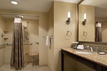 هتل Hilton St. Louis Frontenac