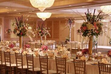 هتل Hilton St. Louis Frontenac
