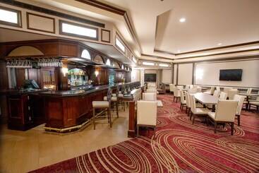 هتل Hilton St. Louis Frontenac