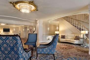 هتل Hilton St. Louis Frontenac