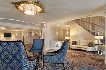 هتل Hilton St. Louis Frontenac
