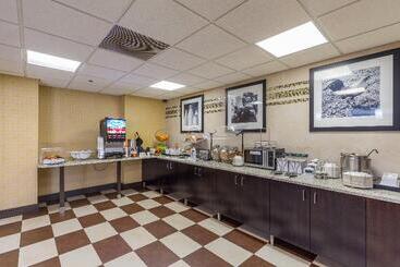 هتل Hilton Tampa Airport Westshore