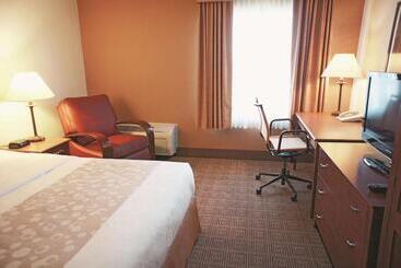هتل La Quinta By Wyndham Stamford / New York City
