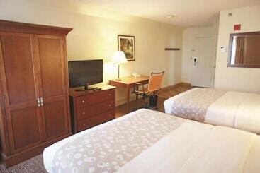 هتل La Quinta By Wyndham Stamford / New York City