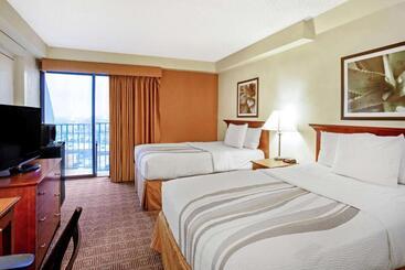هتل La Quinta By Wyndham Stamford / New York City