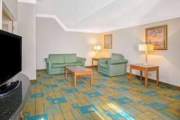هتل La Quinta Inn By Wyndham El Paso Cielo Vista