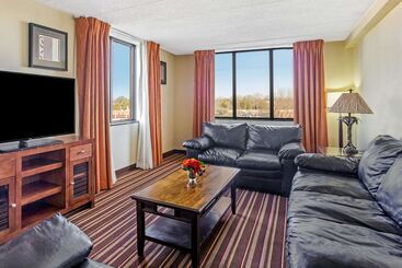هتل La Quinta By Wyndham Salisbury