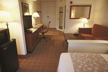 هتل La Quinta By Wyndham Stamford / New York City