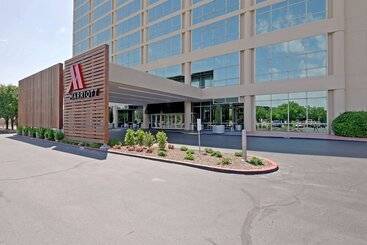 هتل Tulsa Marriott Southern Hills