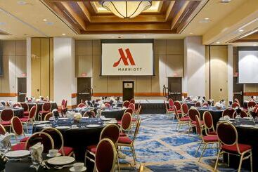 هتل Tulsa Marriott Southern Hills