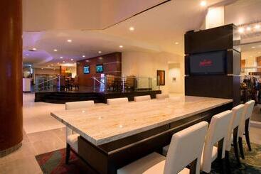 هتل Tulsa Marriott Southern Hills