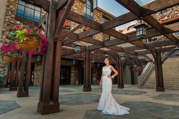 هتل The Omni Grove Park Inn & Spa   Asheville