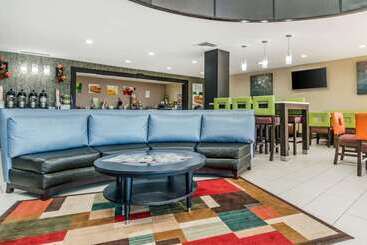 هتل Quality Inn Lexington East Hamburg Area