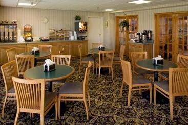 هتل Ramada By Wyndham Nashville/music Valley