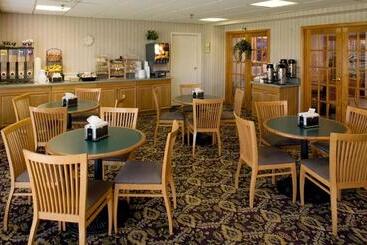 هتل Ramada By Wyndham Nashville/music Valley