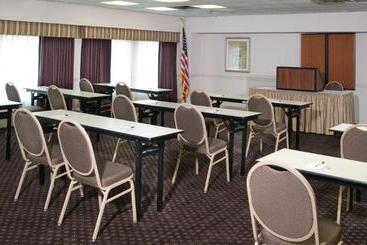 هتل Ramada By Wyndham Nashville/music Valley