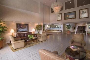 هتل Ramada By Wyndham Nashville/music Valley