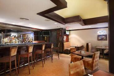 هتل Ramada By Wyndham Newark/wilmington