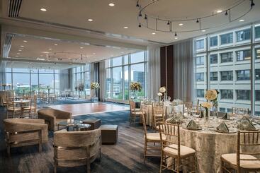 هتل Renaissance Baltimore Harborplace