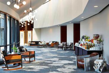 هتل Renaissance St. Louis Airport