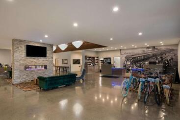 Richland Riverfront Hotel, Ascend Hotel Collection