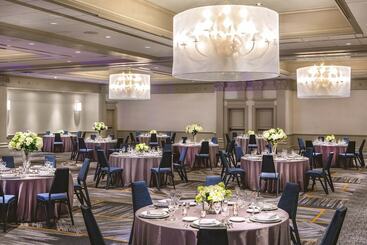 هتل Sheraton Music City Nashville Airport