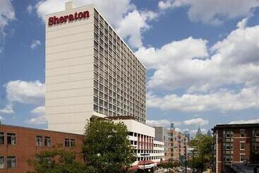 هتل Sheraton Philadelphia University City