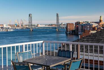 ホテル Sheraton Portsmouth Harborside