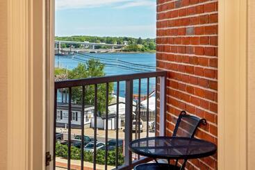 ホテル Sheraton Portsmouth Harborside