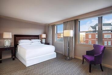 ホテル Sheraton Portsmouth Harborside