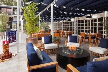 هتل Sheraton Universal