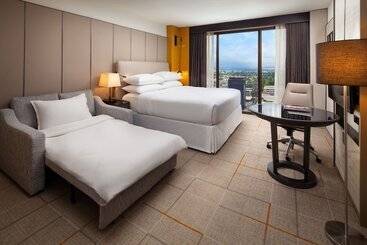هتل Sheraton Universal
