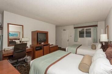 هتل Shilo Inns Newport Oceanfront