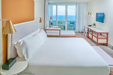 فندق Shore Club South Beach