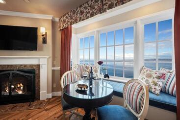 هتل Spindrift Inn