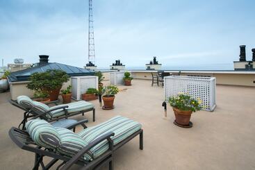 هتل Spindrift Inn