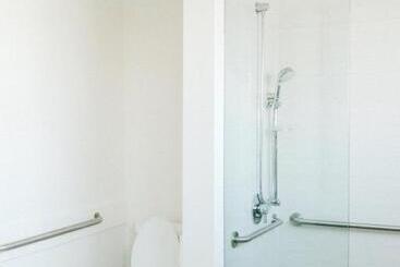 هتل Stamford Suites
