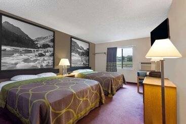 فندق Super 8 By Wyndham Helena