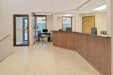 هتل Super 8 By Wyndham Omaha I 80 West