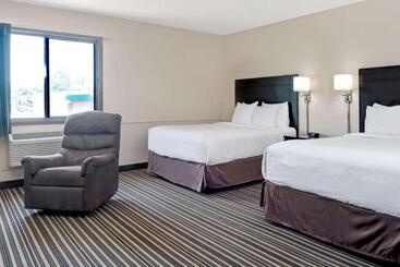 هتل Super 8 By Wyndham Omaha I 80 West